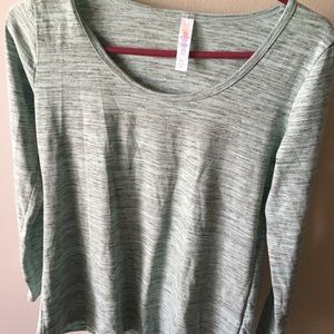 XS Lularoe Lynnae Shirt